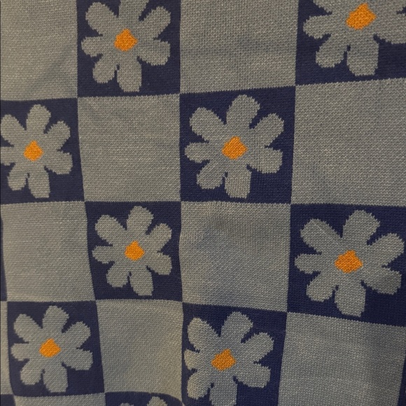 Light Blue and White Knit Sweater with Daisy Detail - Picture 6 of 6